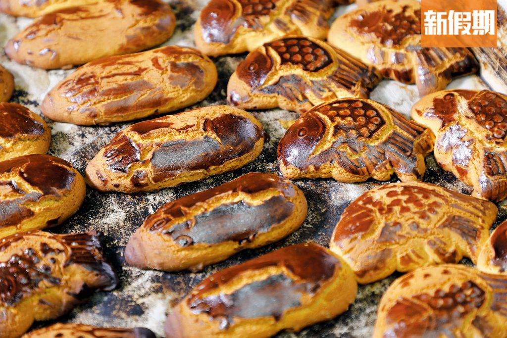 月餅 豬籠餅其實是用月餅皮做，最初用來試爐溫焗好的豬籠餅，表面燶燶的，要回一回才變金黃色。