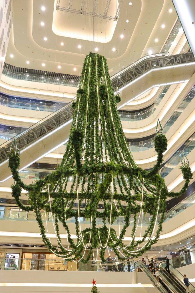 聖誕好去處2020 全港最高15米典雅聖誕吊燈