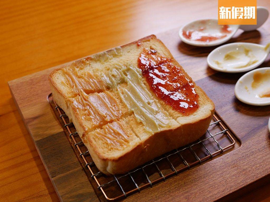 尖沙咀美食 或者可以像平常塗抹麵包一樣，把果醬均勻地抹在麵包上。