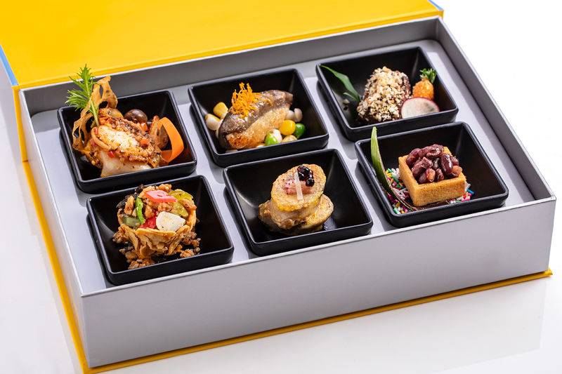帝京酒店-帝京軒獅房禮盒 (6道菜) 8/位 套餐包括陳醋鮮鮑魚、遼參雞頭米、藜麥黑蒜羊架等。