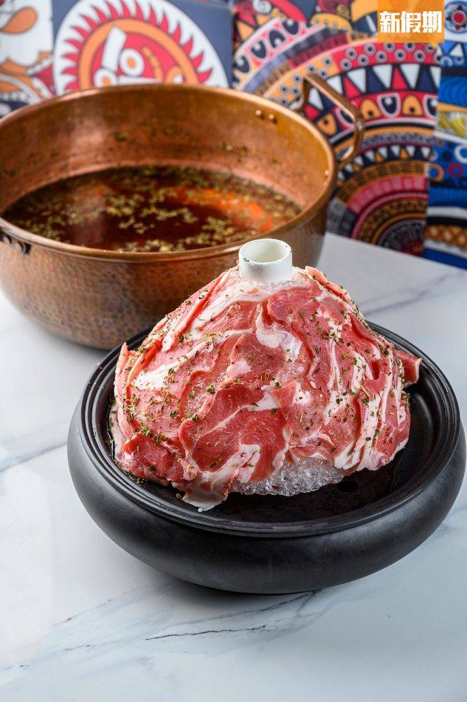 火鍋隨意門 土耳奇香草羊肉鍋 $268以茴香、洋芫荽、百里香等香料調 味，選用紐西蘭羊肉，肉質嫩滑而不羶。