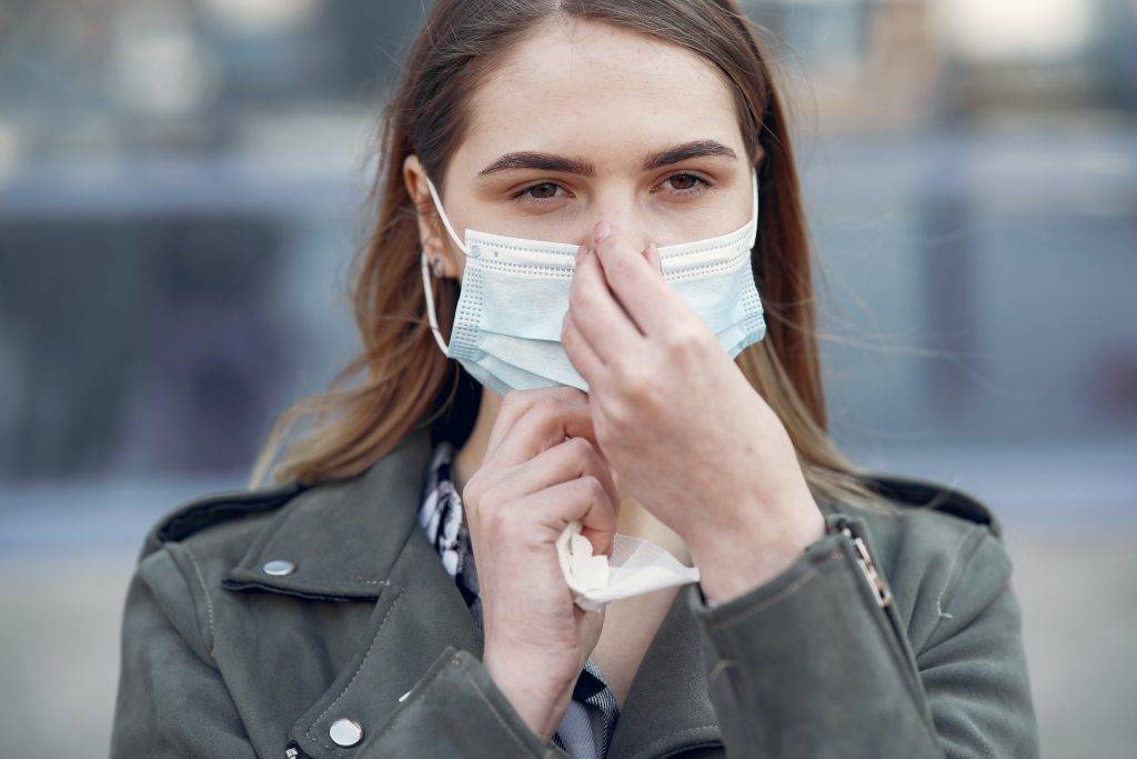 感冒症狀將會持續整日，而氣管敏感在早上和晚上較為嚴重。（圖片來源：Pexels@gustavo-fring）