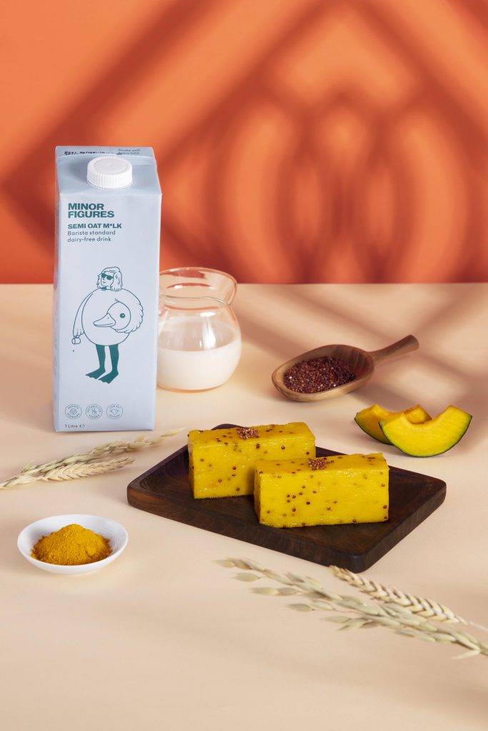 Green Common與英國品牌Minor Figures合作，以輕盈燕麥奶製作出全新配方的純素年糕「黃金滿Oat」。（圖片來源：Green Common授權圖片）