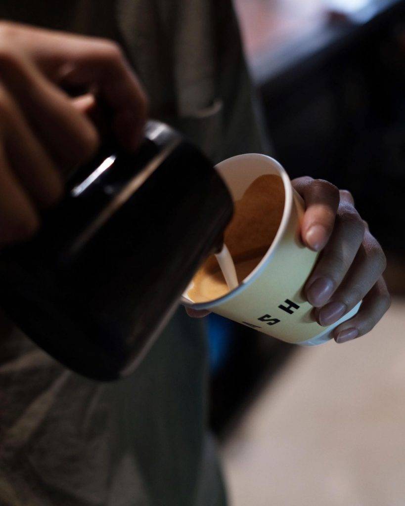 深水埗cafe 咖啡烘焙由ROASTWORK主理，是2018年香港Aeropress冠軍