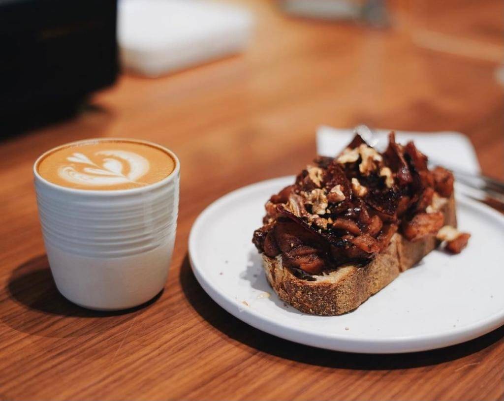 深水埗cafe Cinnamon Apple Bacon