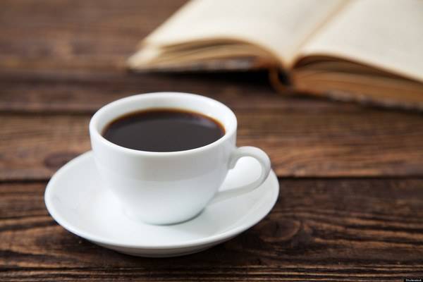 「綠茶咖啡」源自於日本,做法是將一比一的綠茶跟黑咖啡混合。