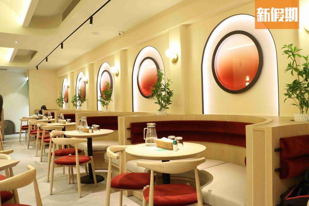 海港城餐廳 海港城餐廳｜新店棄用復刻風，無論燈光及傢俱都變得較現代簡約。