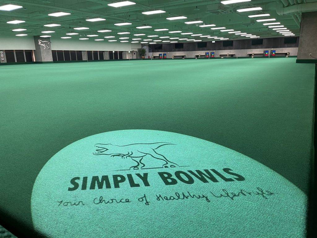 室內好去處 草地滾球場 - Simply Bowls單是草地滾球場已有標準的6條rink，佔地超過1萬呎。