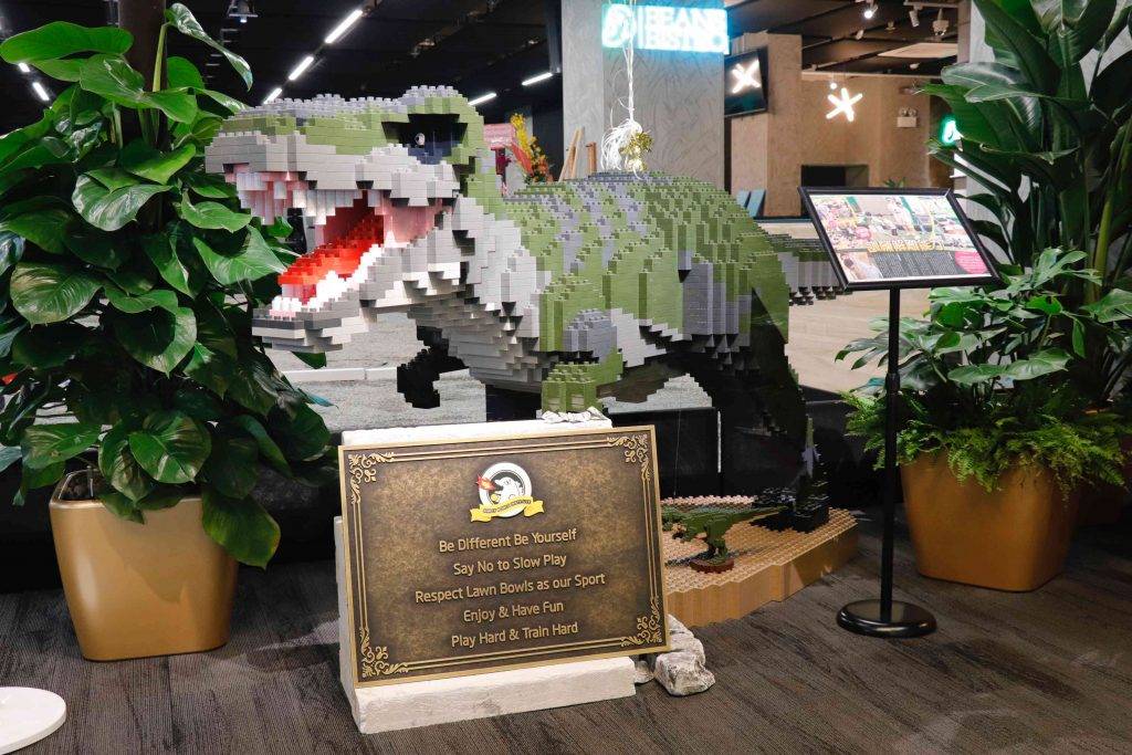 遊樂場 入口位有以多於4000粒LEGO製成的大型長2.5米的恐龍打卡位。