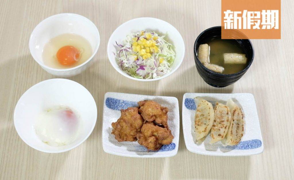 燒牛丼元祖 配菜包括日本生玉子、溫泉玉子、沙、味增湯、唐揚炸雞及餃子等，價錢10至不等。
