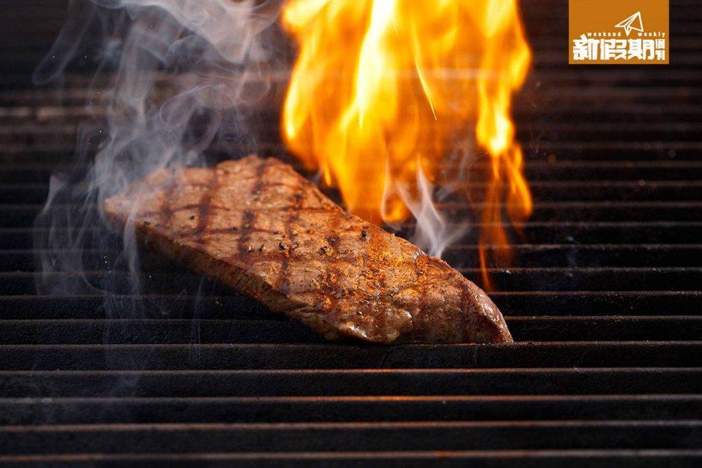 銅鑼灣美食 銅鑼灣美食｜來自美國的牛扒，每塊都以直火即叫即燒，每塊上而都有深刻的Grill mark。
