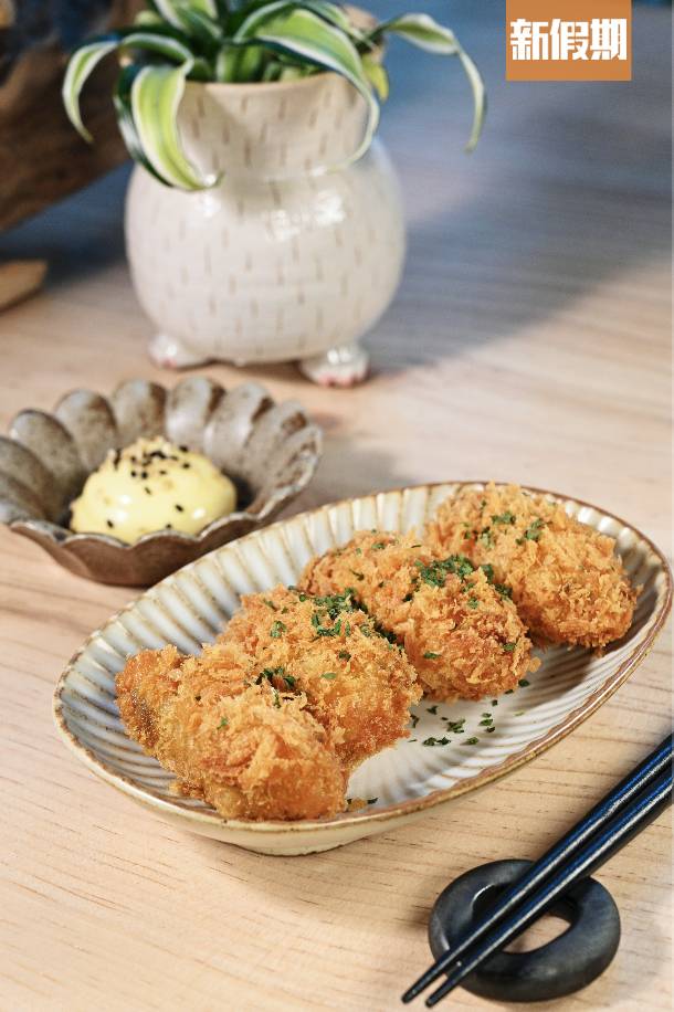 日本菜 日本菜推介｜黃金吉列蠔 炸蠔配上沙津醬及黑白芝麻﹐更帶出蠔的香味。