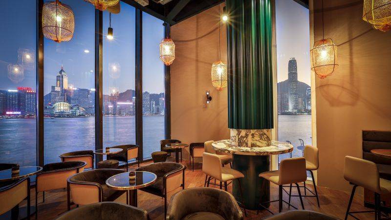 海景餐廳 情人節餐廳2023推介｜入夜後景色更迷人！Hue也設酒吧區，多款雞尾酒、特色飲品、咖啡或香茶，是Happy Hour的好選擇。