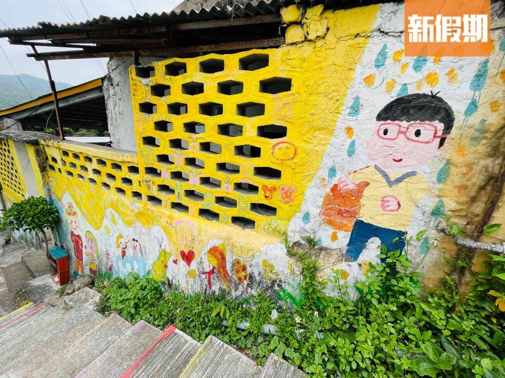 村裡有大大小小的壁畫，每幅都有不同特色。