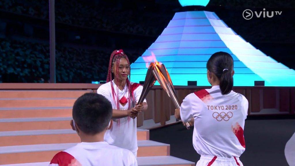 東京奧運開幕禮 日本職業網球女運動員是最後傳遞員