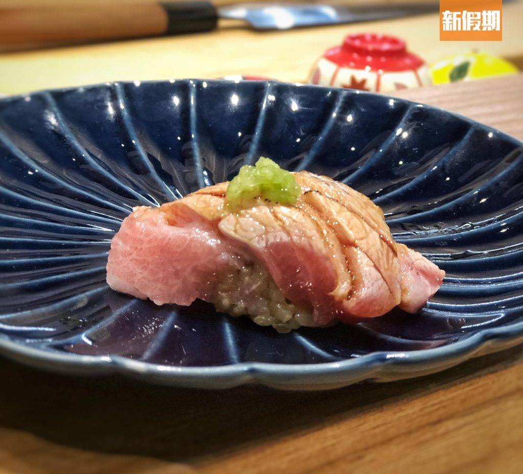 壽司之神 火炙大拖羅壽司吞拿魚腩入口即化，上面一點白葱漬，起提鮮作用。