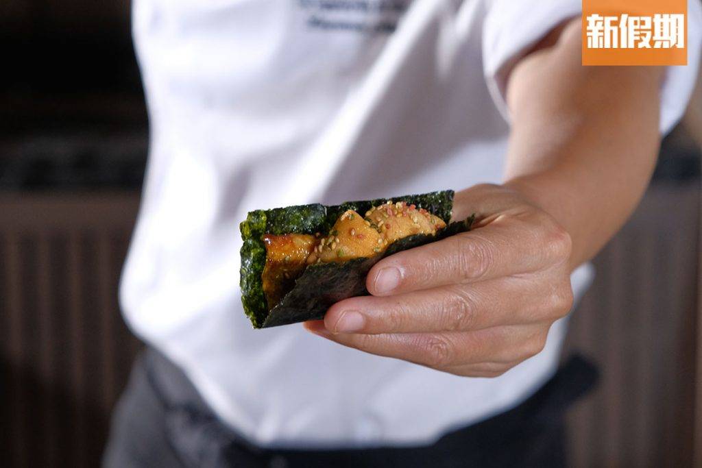 IM Teppanyaki & Wine 鰻魚海膽手卷0簡單一小卷，包裹著爽口鰻魚及細緻海膽，壽司飯不多，僅一口，故一入口充斥著無窮鮮味，餘韻悠長。