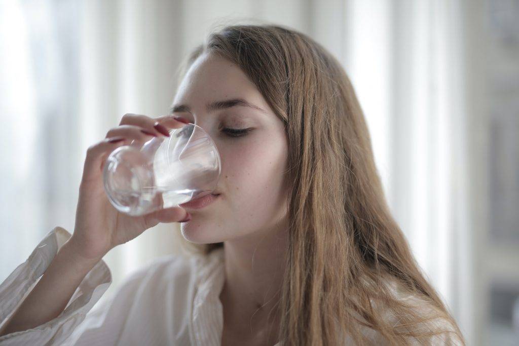 中暑症狀 只喝清水的話，反而會引起「自發性脫水症」！