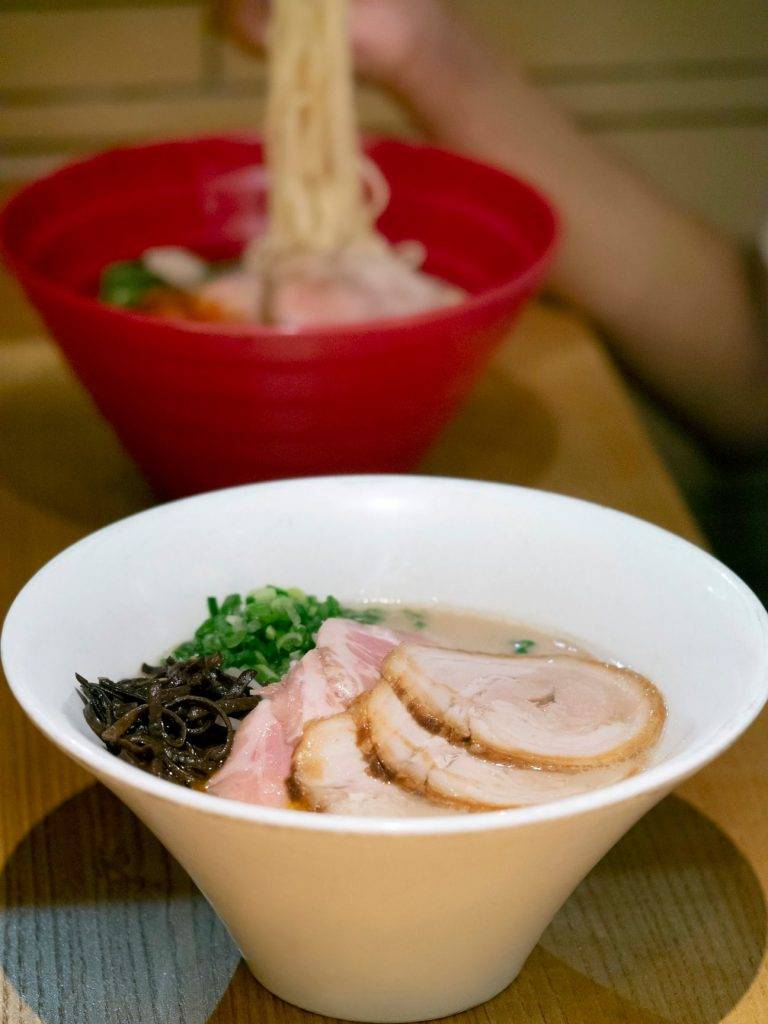 tokyo豚骨base 香港分店以一風堂經典豚骨湯底為基調。