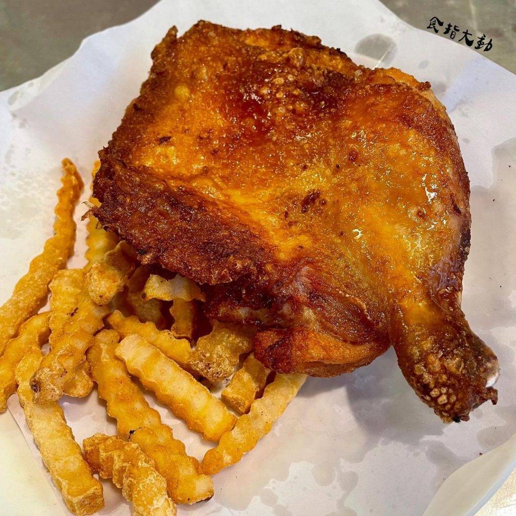 生炸雞髀薯條雞髀手掌般大，厚肉且Juicy，薯條炸得脆卜卜，黃金香脆。（圖片來源：Instagram@eat.play）