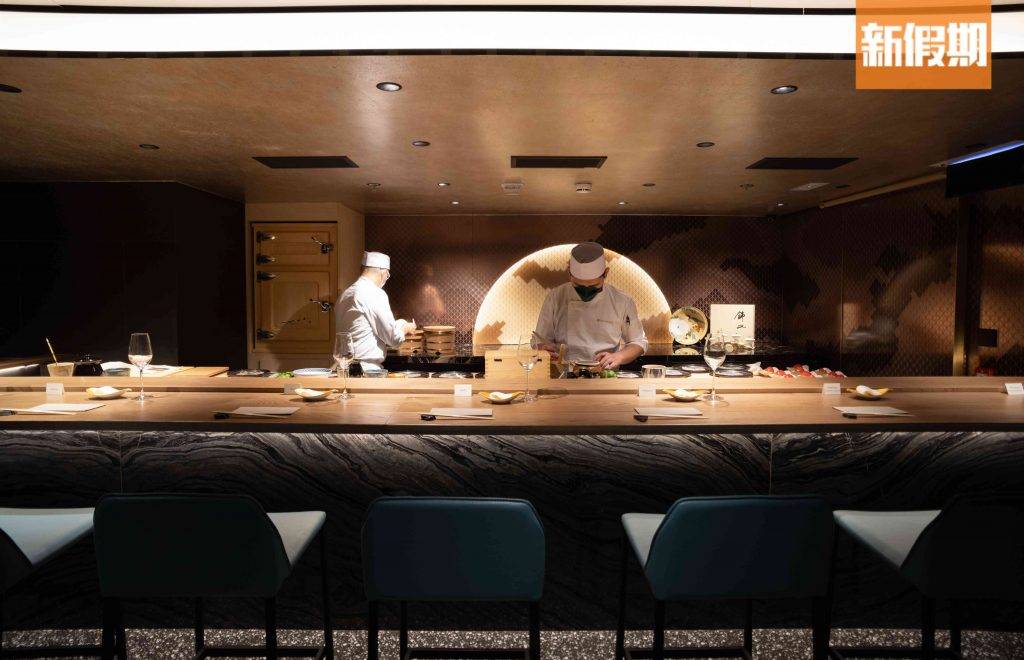 釧 餐廳設有Bar位，可觀賞師傅製作過程。
