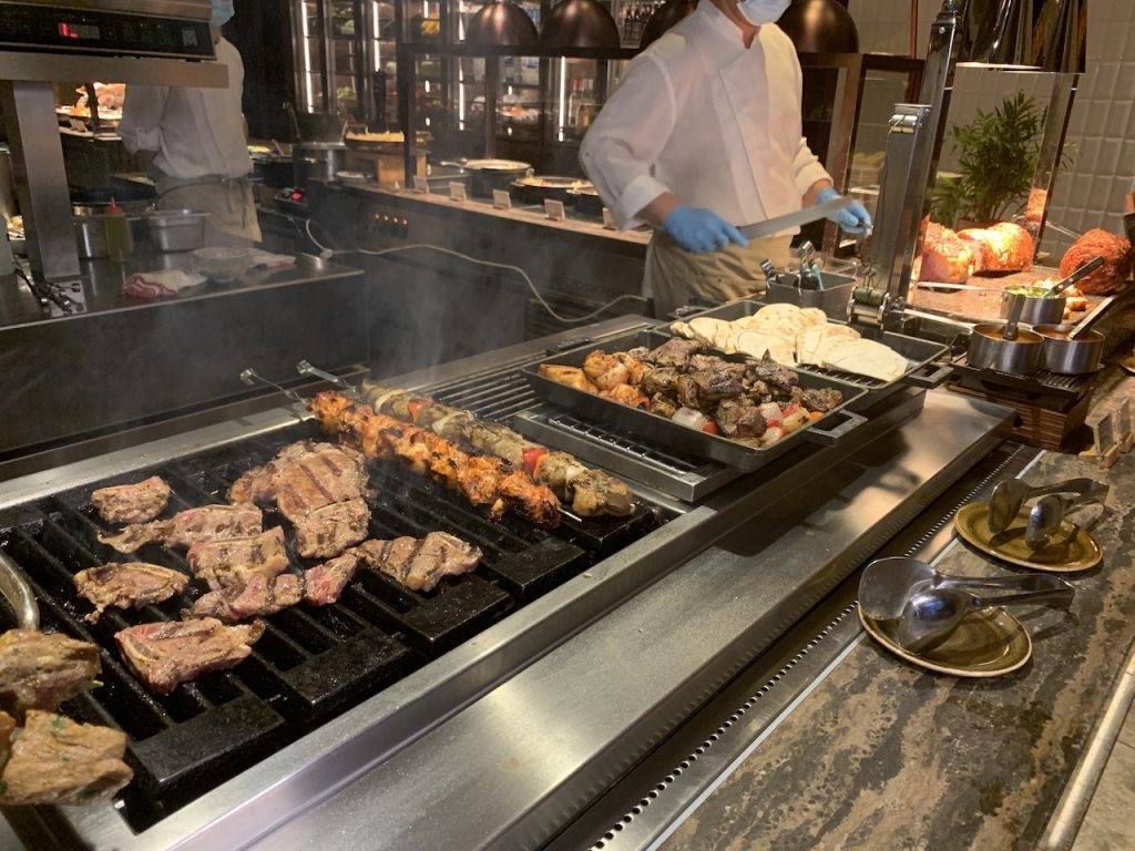 多款肉串和烤肉（圖片來源：香港維港凱悅尚萃酒店授權圖片）