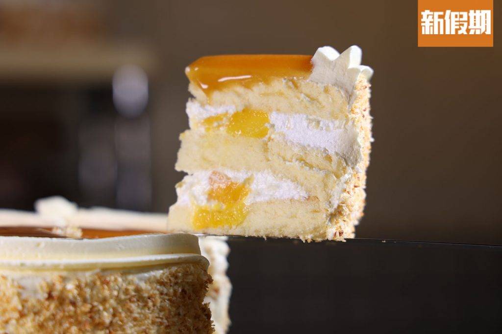森林麵包 蛋糕跟忌廉、芒果層層相間，鬆軟香甜。
