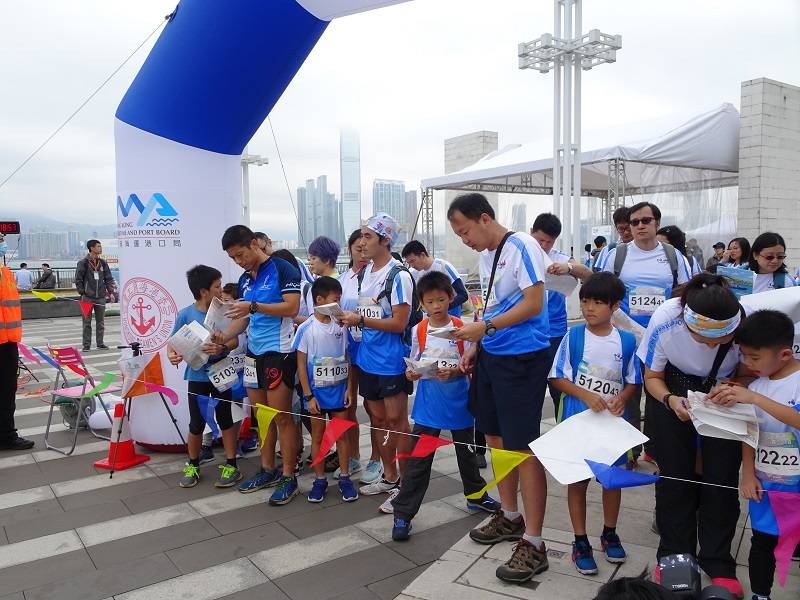 香港海運週2021 大人和小朋友同樣玩得很投入！
