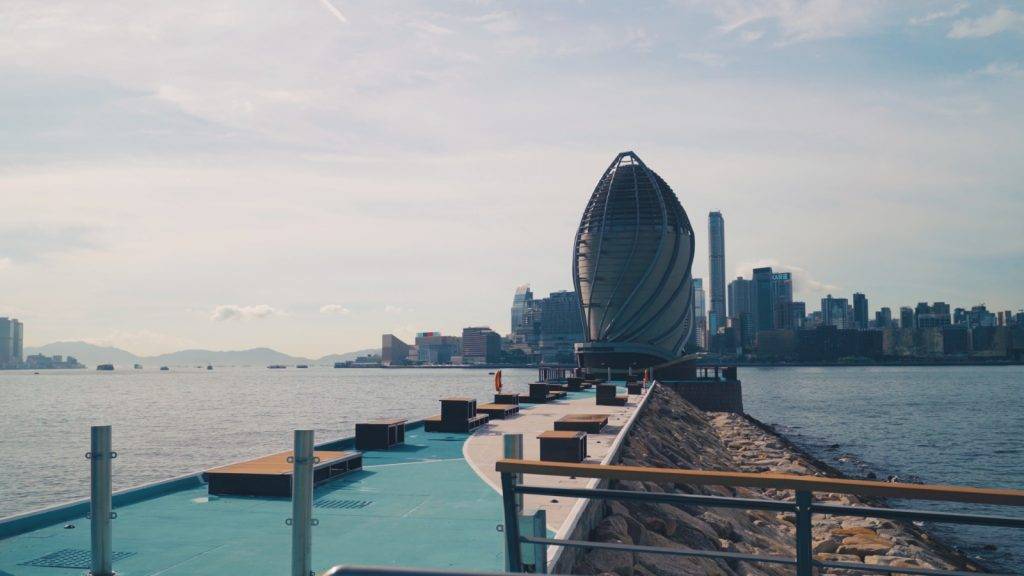 維港首個開放式防波堤，在末端可飽覽360度海景（圖片來源：政府新聞處）