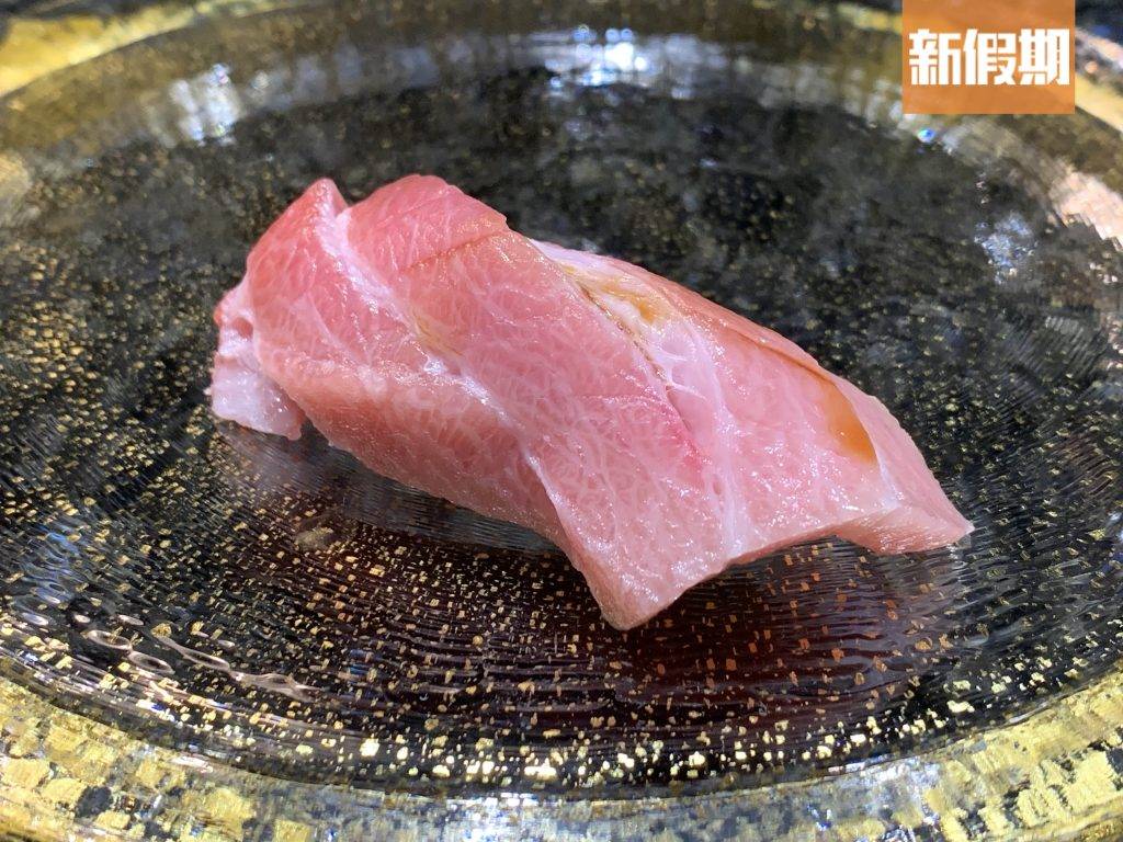 大閘蟹套餐 食Omakase一定不少得食拖羅，用上愛爾蘭藍鰭吞拿魚，入口油香滿瀉！