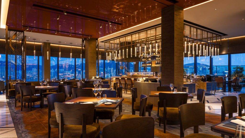 香港酒吧 酒吧餐廳推介｜菜式主打高級西日菜，環境裝修也相當優雅。