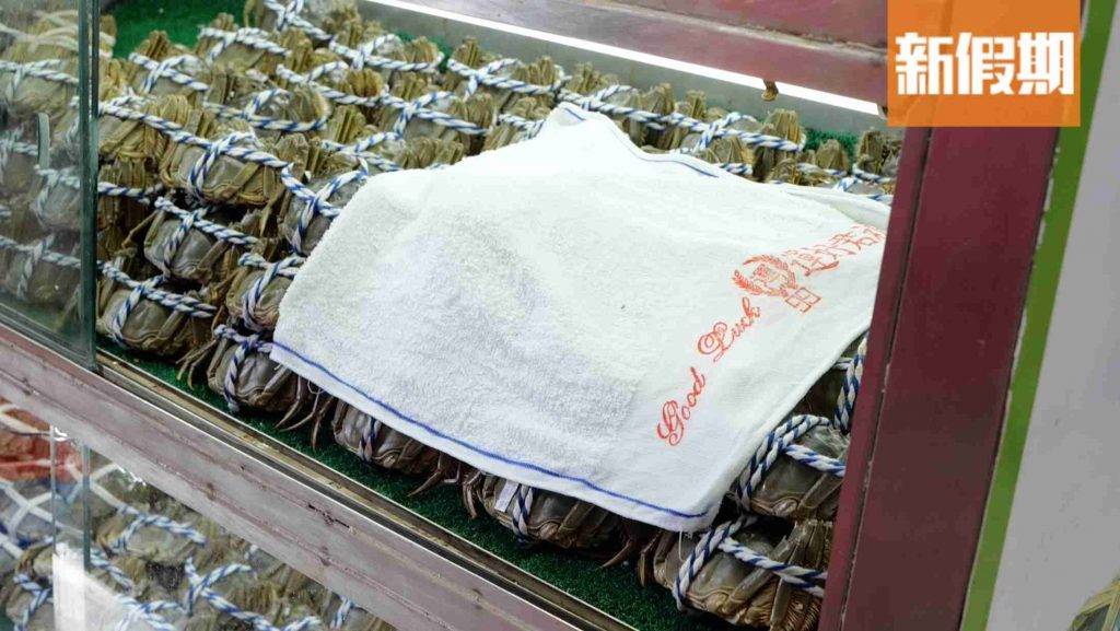 大閘蟹2022 購買後，用濕毛巾蓋在蟹表面，並放在陰涼處。。