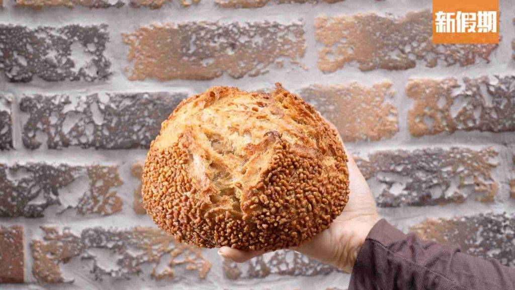 bakehouse Genmai Sourdough玄米酸種麵包$38表面加入玄米焗成。