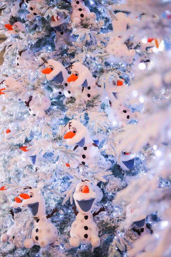聖誕樹由過百個可愛小白掛飾組成（圖片來源：荃新天地官方圖片）
