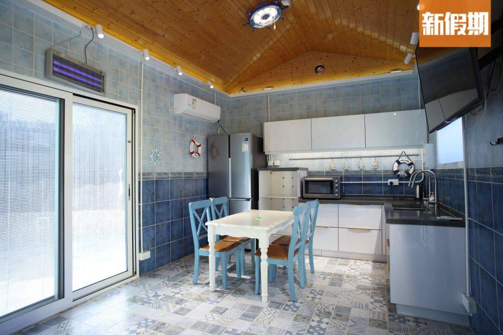 露營好去處 愛琴海風格房型設開放式廚房，情侶想煮吓飯仔就啱晒！