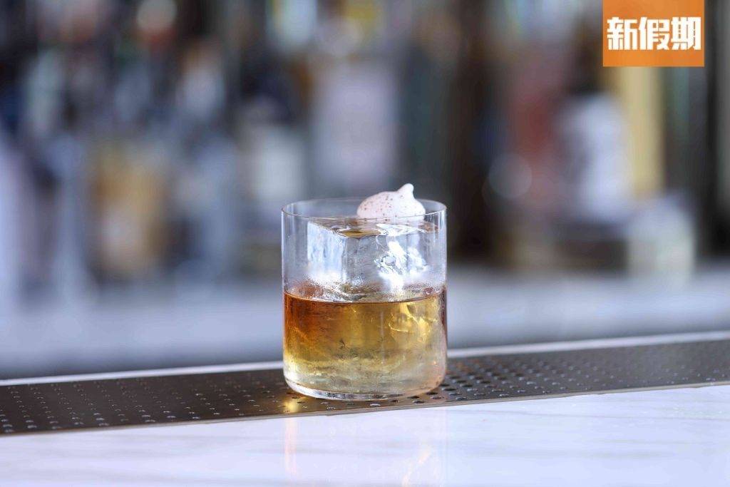 香港酒吧 酒吧餐廳推介｜Skynet Old Fashioned 混合了分子威士忌、味噌焦糖、椰子殼、橄欖油。