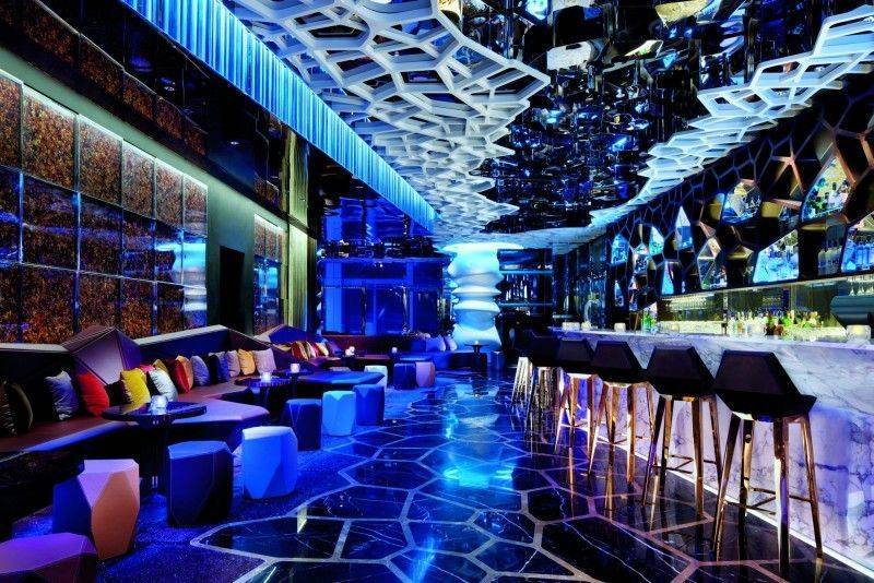 香港酒吧 酒吧餐廳推介｜餐廳設計有型摩登。