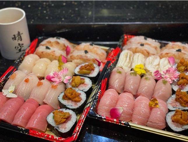 Omakase 壽司推介｜廚師發辦壽司拼盤的用料十分落本，有拖羅、海膽、牡丹蝦等等。