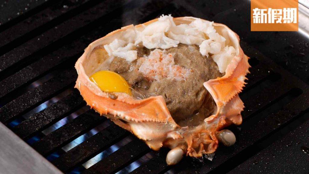 foodmaze 甲羅燒日本傳統濱燒美食的甲羅燒，焦香蟹膏，加上蟹肉、蛋鵪鶉蛋，濃郁美味！