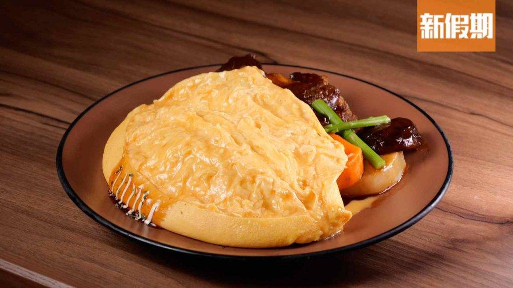 foodmaze 牛助骨蛋包飯$122餐廳：Banchan&cook）每份蛋包飯用上4-5隻北海道蛋製作，再配上入味軟腍的牛助骨而成。