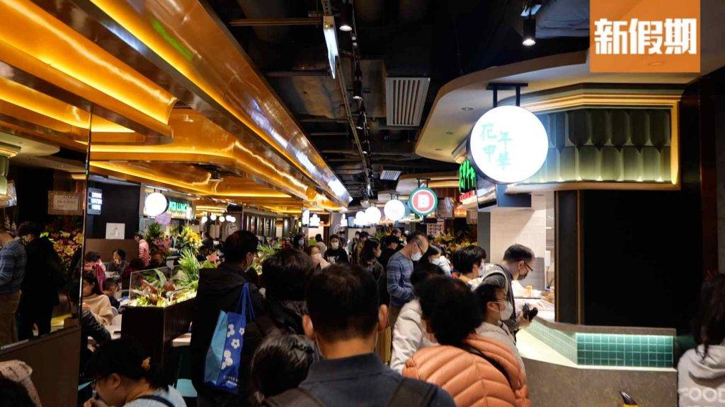 foodmaze 開首頭幾日，Food Court已經人山人海。