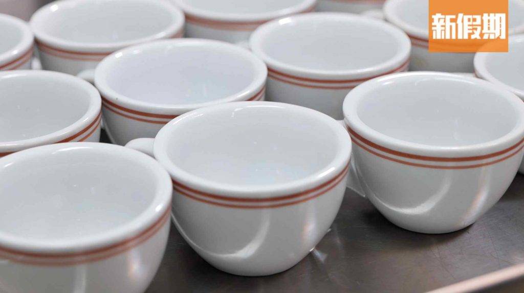 陶瓷杯夠厚身，能夠保持奶茶的溫度。