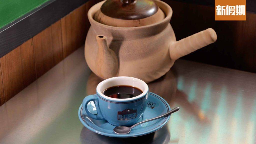 微辣大排檔 砂煲咖啡同樣是一大賣點，其飲品源於澳門，今次帶來香港，讓香港咖啡迷有新的飲法！