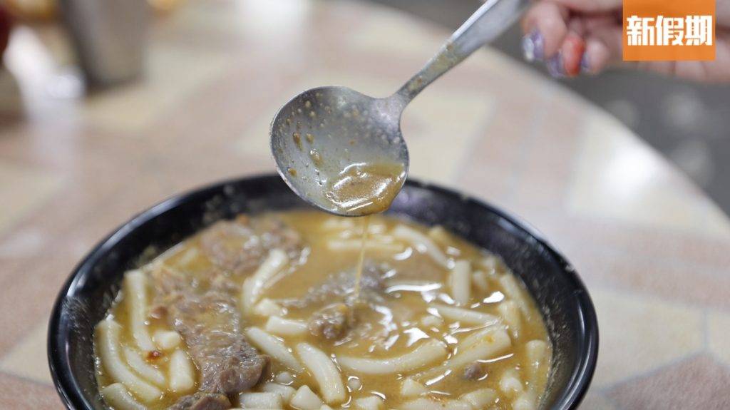 長洲美食 湯底加入花生熬煮，未吃已聞到淡淡花生香。