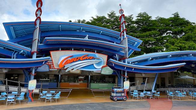 港媽 迪士尼 彗星餐廳位於香港迪士尼樂園明日世界，是樂園內熱門餐廳之一，主要提供快餐餐飲服務。