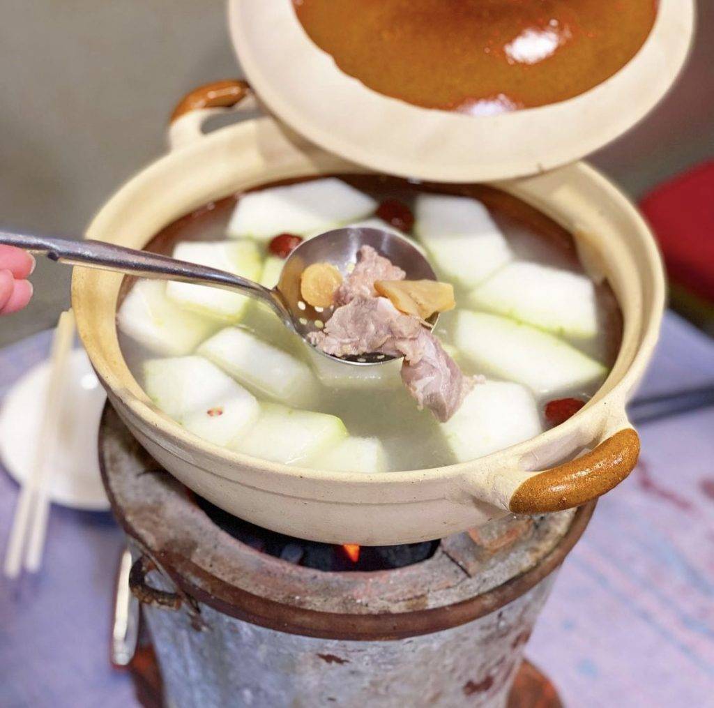 金和記海鮮菜館 冬瓜瑤柱螺頭湯8湯底入味鮮甜，撈起來有不少排骨及冬瓜料。