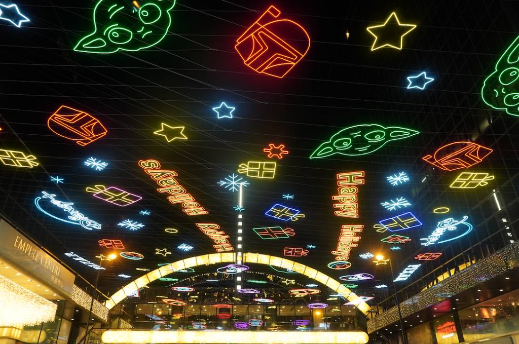 可以欣賞麼地里的迪士尼聖誕LED天幕，打卡一流！（圖片來源：KKday授權圖片）