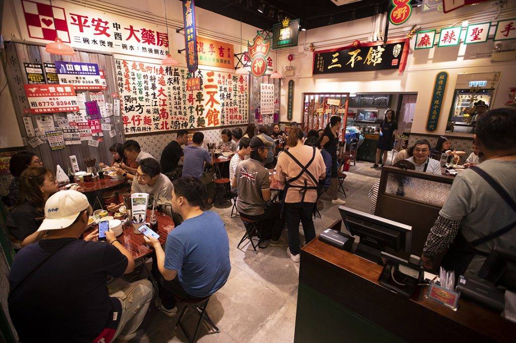盆菜 全店復古設計，老香港味道濃厚。