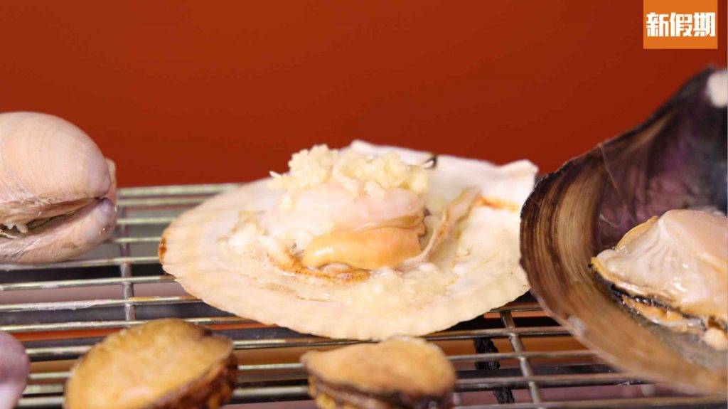 燒蝦蝦 手掌大扇貝，加上蒜蓉更好食！
