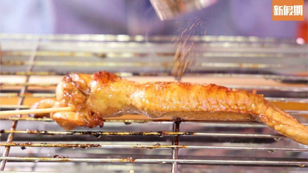燒蝦蝦 其他還有雞全翼、金沙骨、豬肋髀等，加上自選調味粉，每人都可以成為燒烤大師！